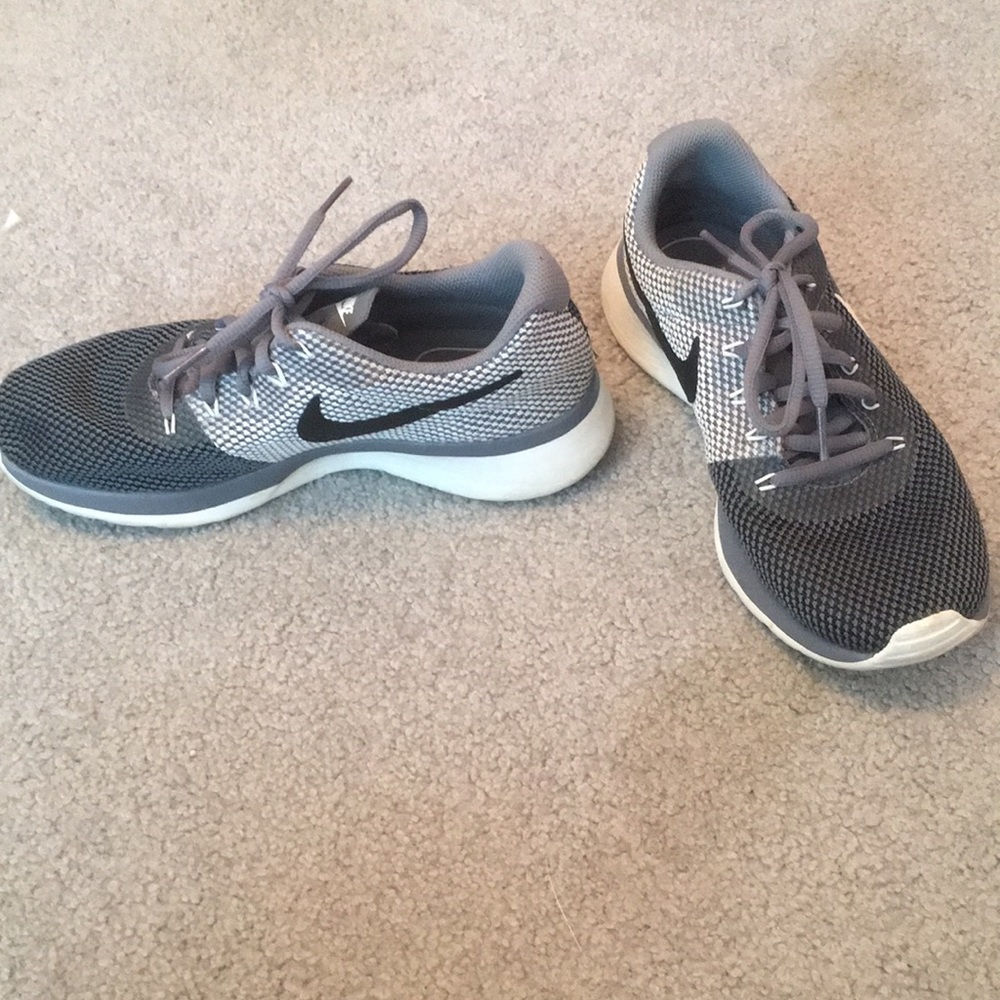 Nike Tanjun sneakers